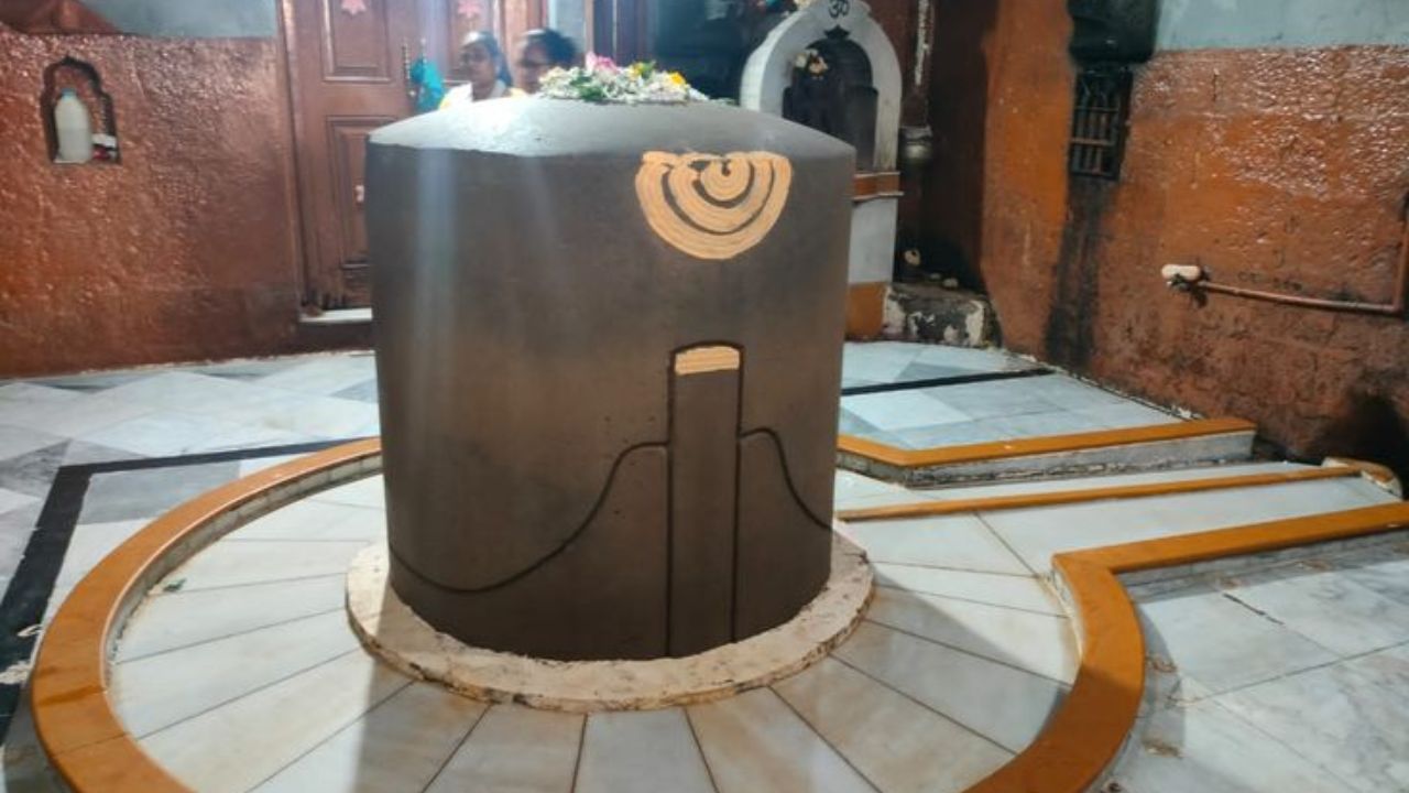 Kopineshwar Temple: राज्यातील सर्वात मोठ्या शिवलिंगांपैकी एक, लाखो भाविकांची अखंड श्रद्धा असलेले कौपिनेश्वर मंदिर