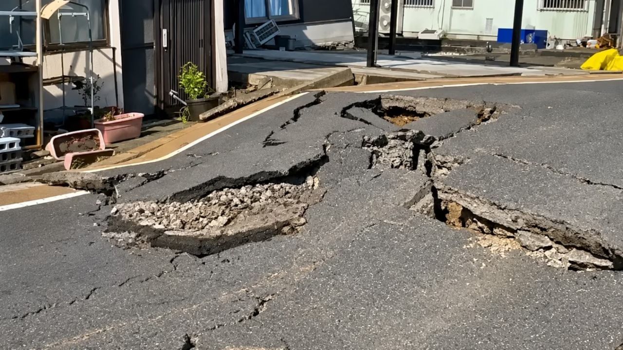 Japan Earthquake: जापान कुमामोतो प्रांतात 7.1 तीव्रतेचा भूकंप; 38 मृत्यू, इऑन मॉलमध्ये स्फोट अन् निप्पॉन फॅक्टरीतही जीवितहानी