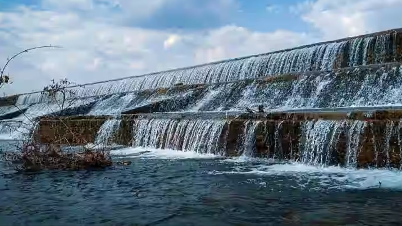 Mhaswad Dam Destruction Dispute: माणगंगा नदीपात्रातील बंधारा तोडल्याचे प्रकरण तापले; ४ महिन्यांनंतरही पोलीस कारवाई शून्य
