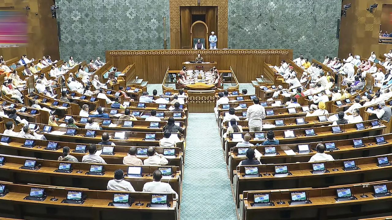 Monsoon Session Parliament News 2026: १७ दिवस, १६ तास अन १०८ कोटींचे नुकसान; संसदेच्या पावसाळी अधिवेशनात आतापर्यंत काय घडले?