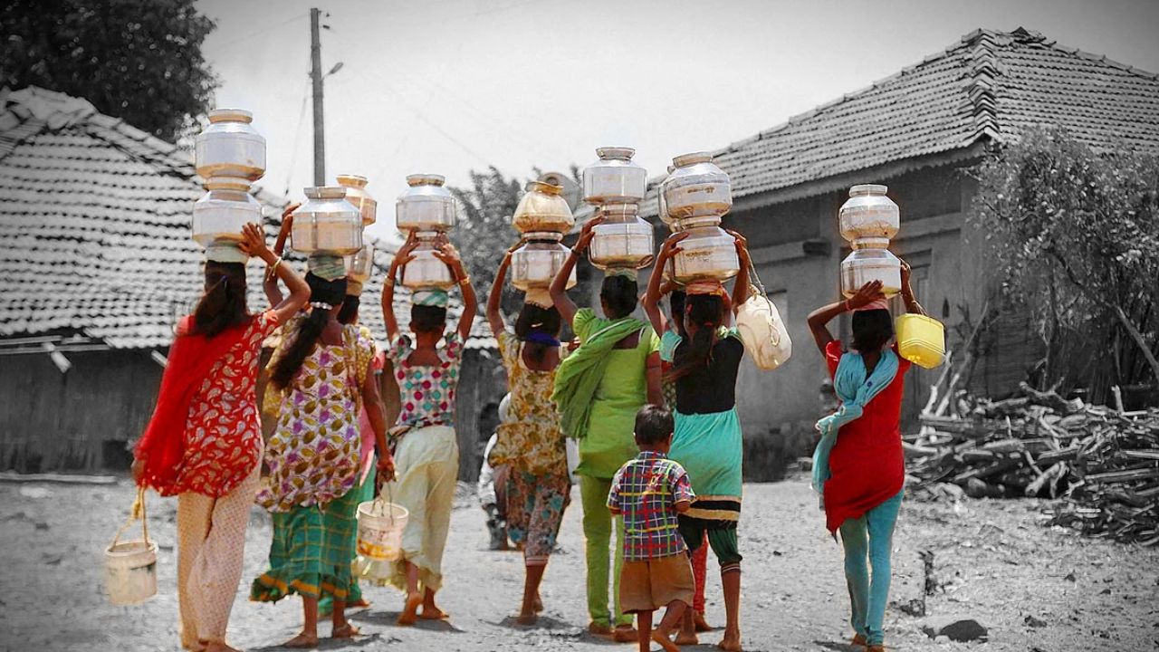 Satara Water Crisis: विहिरीत उतरले मळीमिश्रित पाणी; जावळीतील नेवेकरवाडीत पिण्याच्या पाण्याचा गंभीर प्रश्न