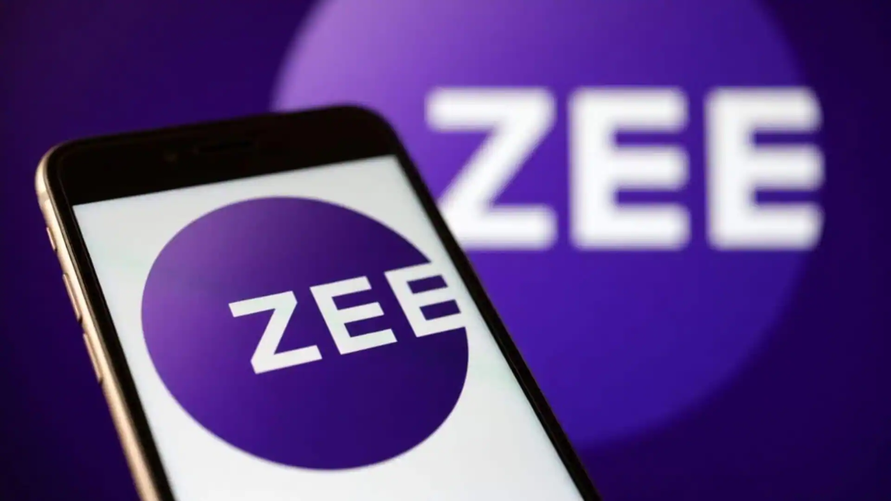 Zee Entertainment Share: सेबीच्या कारवाईनंतर झी एंटरटेनमेंटचा शेअर धडाम! 14% हून अधिक घसरण; काय आहे संपूर्ण प्रकरण?