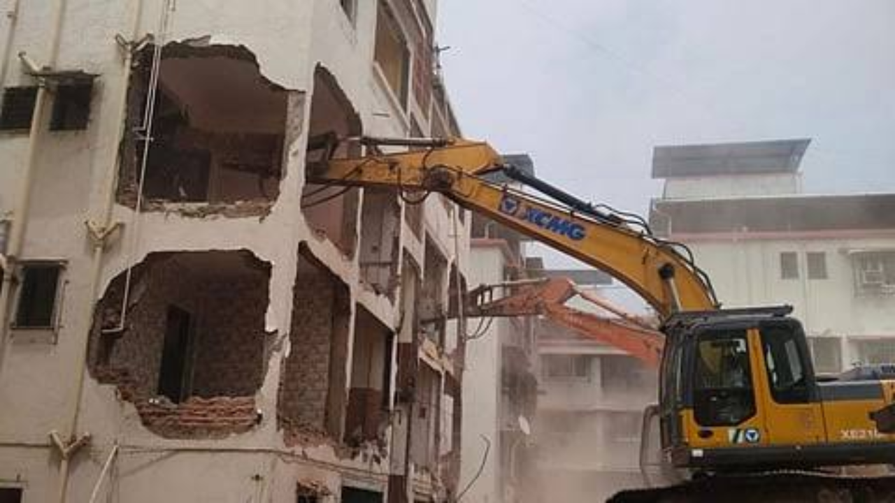 Vasai Illegal Construction: वसईत बेकायदा बांधकामाला पालिकेचे अभय? तोडक पथक कारवाईशिवाय माघारी; प्रशासनाच्या भूमिकेवर प्रश्नचिन्ह
