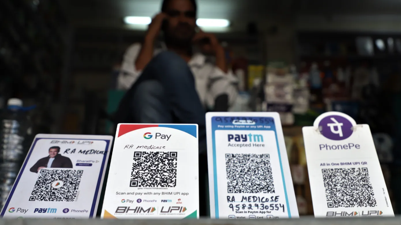 Free UPI Transaction End: आता UPI द्वारे पैसे पाठवणं महागणार? सरकार आणि बँकांचा नवा नियम, तुमच्यावर काय परिणाम होणार?