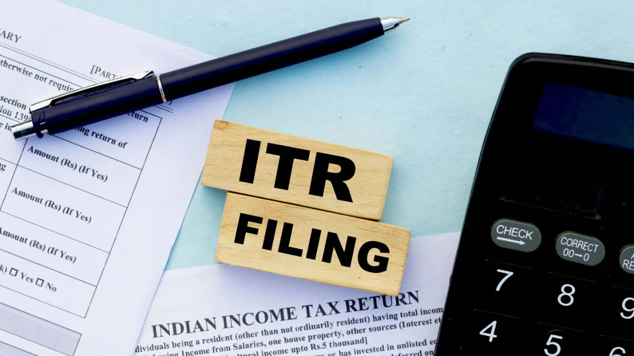 Income Tax Notice Reasons : वेळेत ITR भरूनही Income Tax ची नोटीस? या’ चुका पडू शकतात महागात