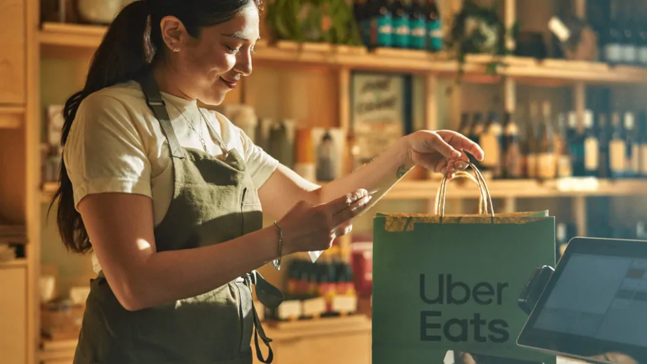 Food Delivery : आता थेट आकाशातून होणार जेवणाची डिलिव्हरी! Uber Eats ची मोठी घोषणा, Zipline सोबत केली भागिदारी