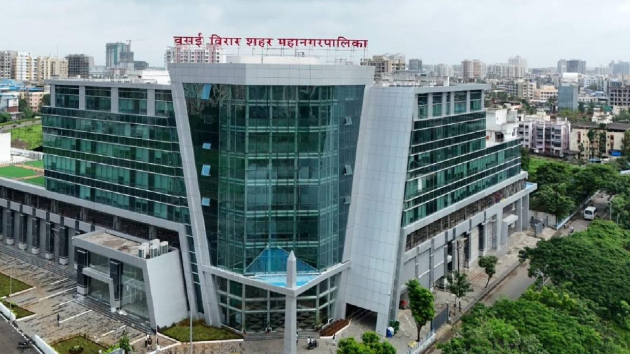Vasai Virar News : पुनर्विकासाच्या 100 हून अधिक फाईल्स रद्द? Social Media वरील मॅसेजने बिल्डर लॉबीत भीतीचं वातावरण