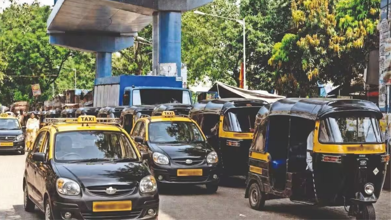 Auto Taxi Fare Hike : मुंबईकरांना झटक्यावर झटके! वाढत्या महागाईत ऑटो, टॅक्सीच्या भाड्यातही वाढ; 1 सप्टेंबरपासून नवे दर लागू