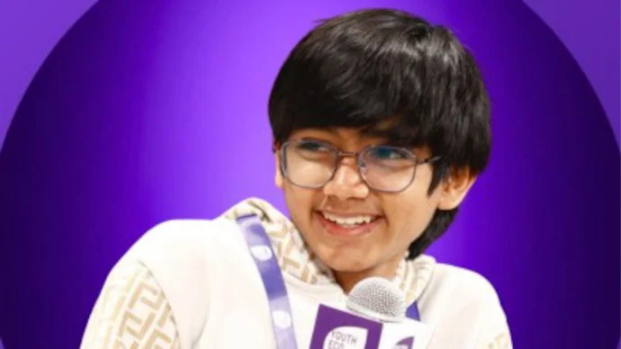 Young Entrepreneur Success Story : 12 वीत शिकणारा मुलगा AI कंपनीचा मालक; वडिलांना स्वतःच्या कंपनीत दिली 2 लाखांची नोकरी