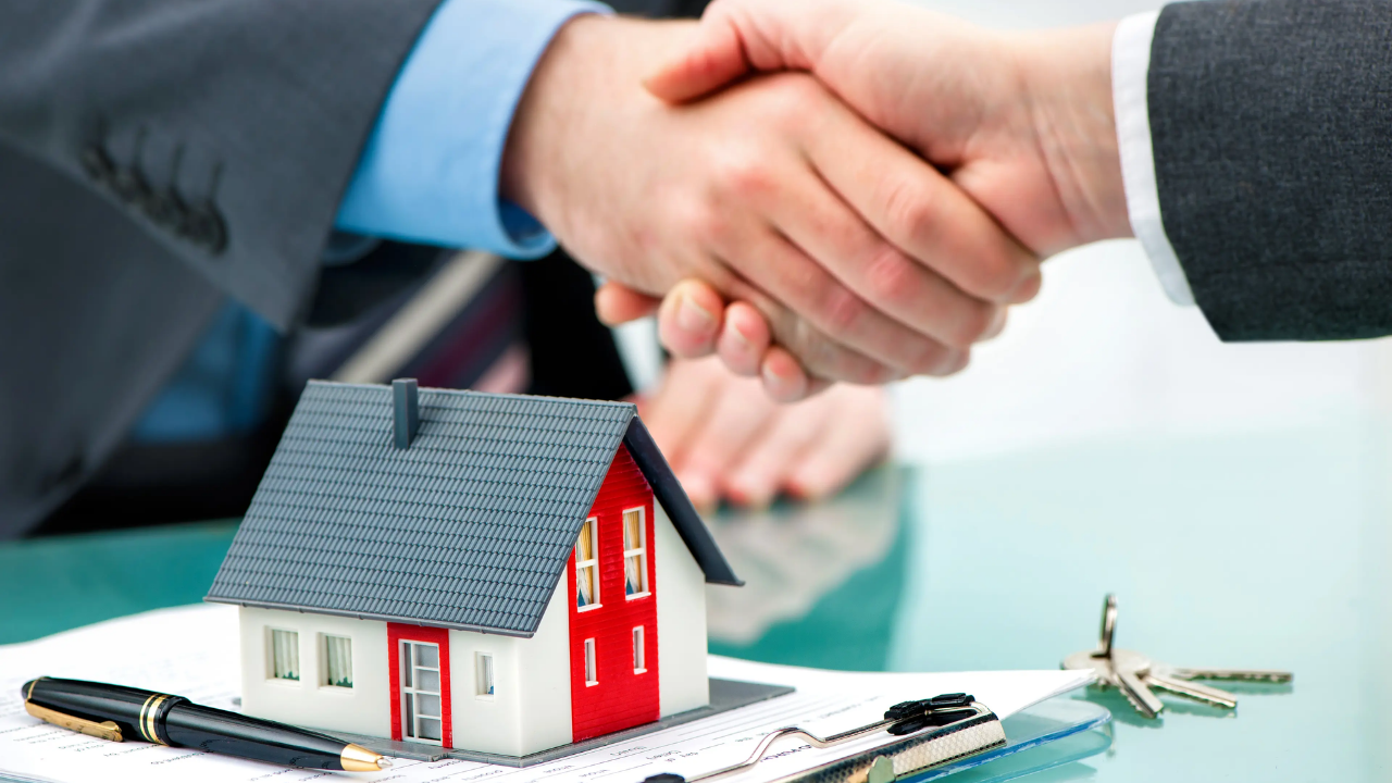 Home Loan : तुमचं हक्काचं घर घेण्याचं स्वप्न होणार पूर्ण! होम लोन झाले स्वस्त, ‘या’ बँका देताहेत सर्वात स्वस्त दर