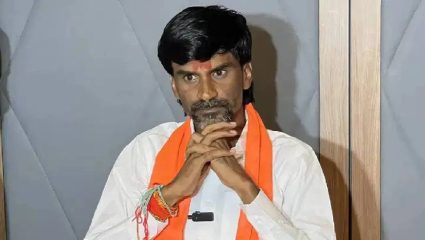 Manoj Jarange Patil: ‘तुमच्यापेक्षा उद्धव ठाकरे बरे म्हणायची वेळ आणू नका’; फडणवीस-शिंदे-बावनकुळे-विखेंवर जरांगेंचा हल्लाबोल