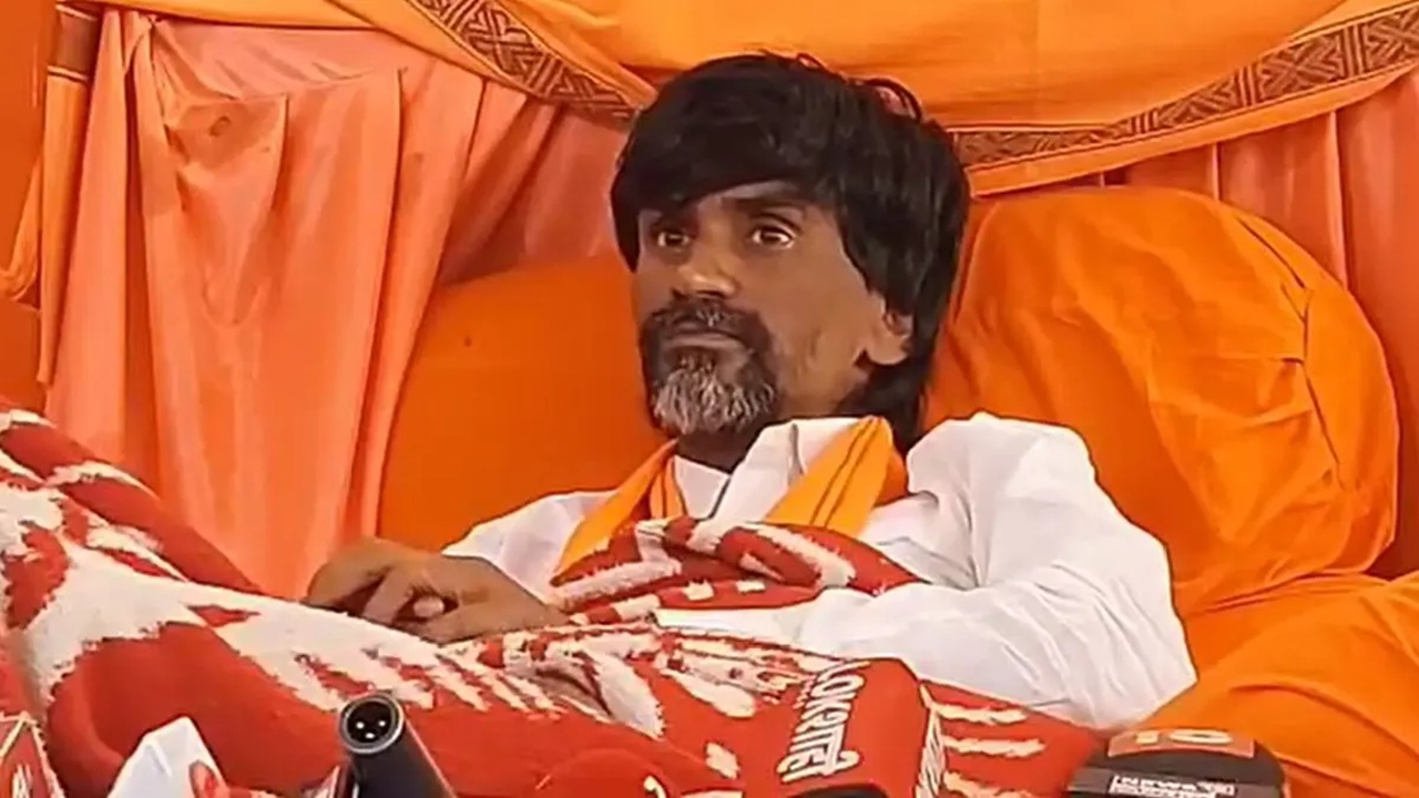 ‘मी मेलो तरी माझं मढं मुंबईला घेऊन जा’, ‘१२ सप्टेंबरपर्यंत मागण्या मान्य करा, अन्यथा…’ मनोज जरांगेंचा सरकारला अल्टीमेटम
