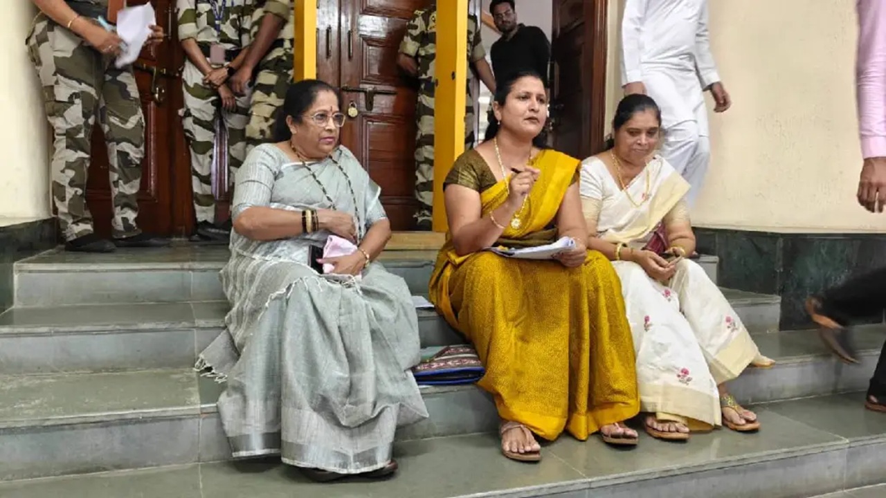 Mira Bhayandar News: मिरा-भाईंदर महापालिकेत पुन्हा राजकीय रणकंदन; शिवसेना नगरसेविकांचा सभात्याग