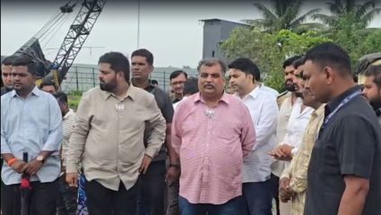 डोंबिवलीकरांसाठी दिलासादायक बातमी! मोठा गणेश घाटाकडे जाणाऱ्या रस्त्याच्या काँक्रीटीकरणाचे रवींद्र चव्हाण यांच्या हस्ते भूमिपूजन