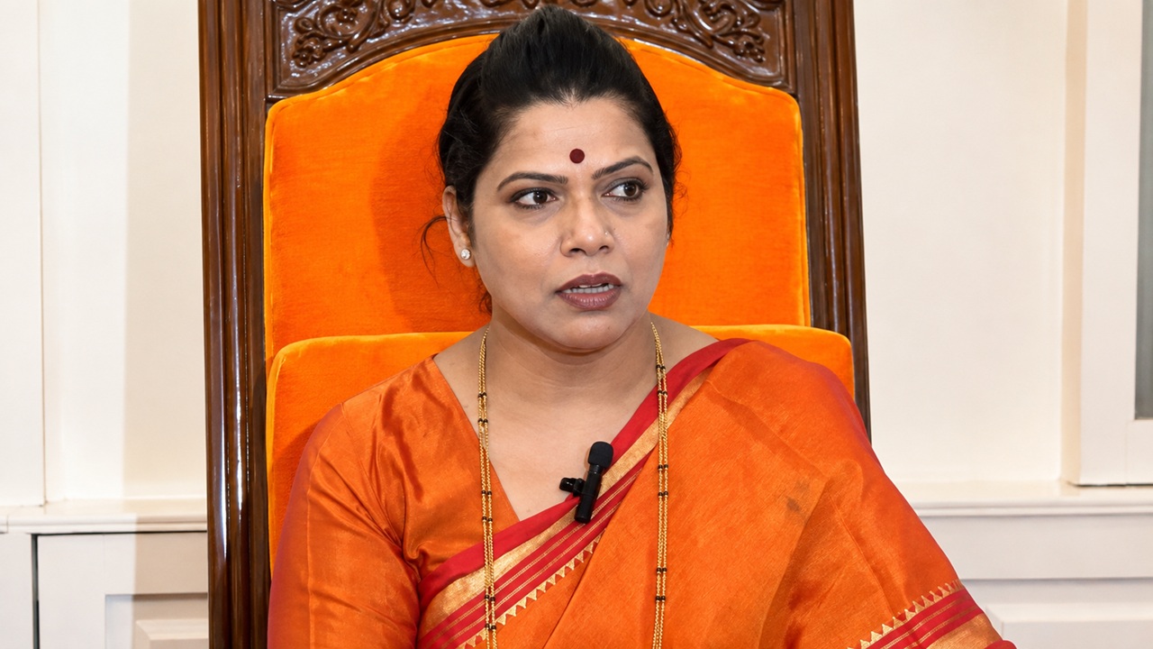 Mumbai Mayor Bomb Threat : ‘१५ ऑगस्टपूर्वी मेट्रो, शाळा, शेअर बाजार बॉम्बने उडवणार…’, मुंबईच्या महापौरांना पुन्हा बॉम्बची धमकी