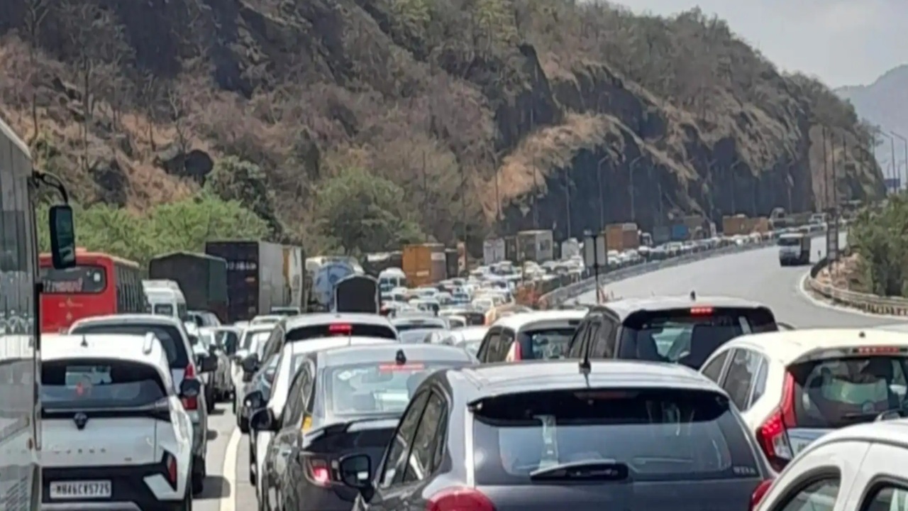 Mumbai- Pune मार्गावरील प्रवाशांसाठी महत्त्वाची अपडेट! कनेक्टिंग लिंक 3 तासांसाठी राहणार बंद; जाणून घ्या पर्यायी मार्ग