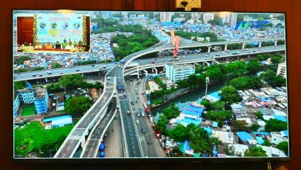 Mumbai News: मुंबईकरांसाठी मोठी बातमी! २०२७ मध्ये मेट्रोसारखी उपनगरीय लोकल; फडणवीसांकडून विविध प्रकल्पांचे लोकार्पण