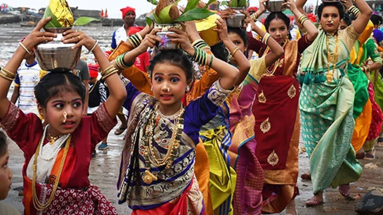 Narali Purnima 2026: नारळी पौर्णिमेचा उत्साह शिगेला! कोळी बांधवांनी सजवल्या होड्या, कोळीवाड्यात सणाची लगबग