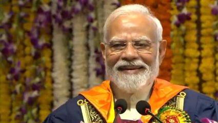 Narendra Modi: ‘मी बाबा बागेश्वर नाही…’, IIT दिल्लीच्या विद्यार्थ्यांशी संवाद साधताना PM मोदींचा मिश्कील अंदाज