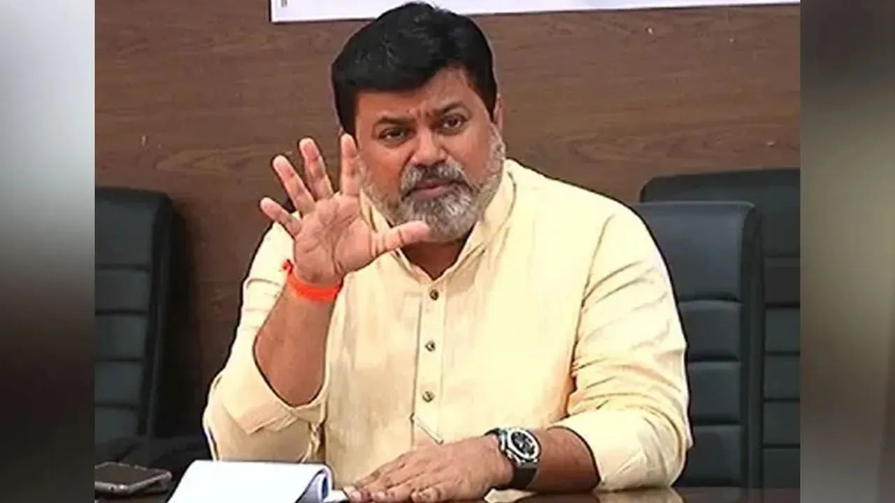 Cyber Crime: ऑनलाइन लुटारूंना चाप बसणार! रत्नागिरी प्रशासन ॲक्शन मोडमध्ये, उदय सामंतांचे निर्देश काय?
