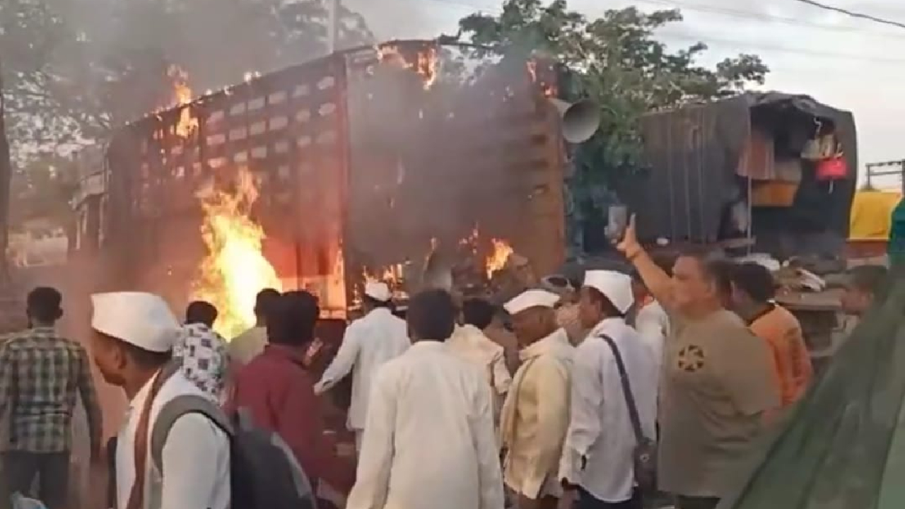 वारकऱ्यांच्या रक्षणासाठी ‘खाकी’ ठरली देवदूत! आगीच्या भडक्यात घुसून पोलीस सोमनाथ टिके यांनी थेट…