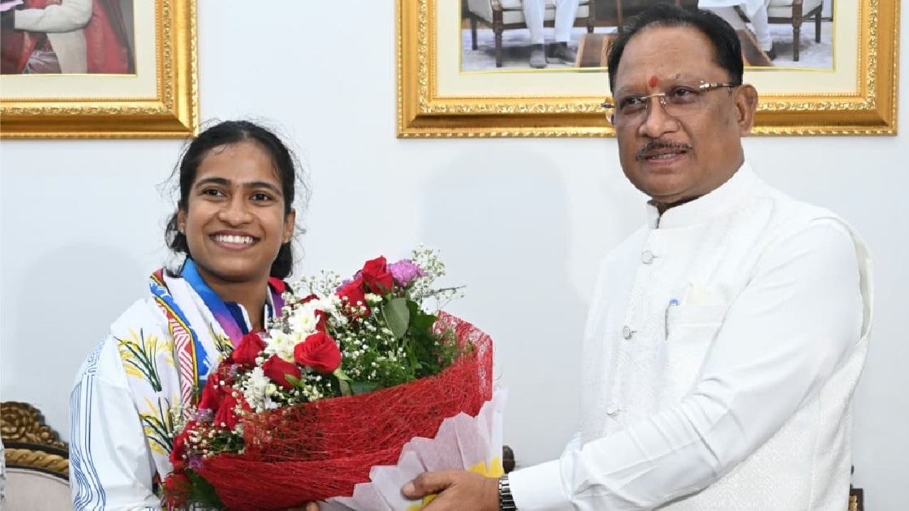 मासिक पाळीचा तीव्र त्रास, पोटात असह्य वेदना! ‘रौप्य’ विजेत्या Dnyaneshwari Yadav चा छत्तीसगड सरकारकडून सन्मान