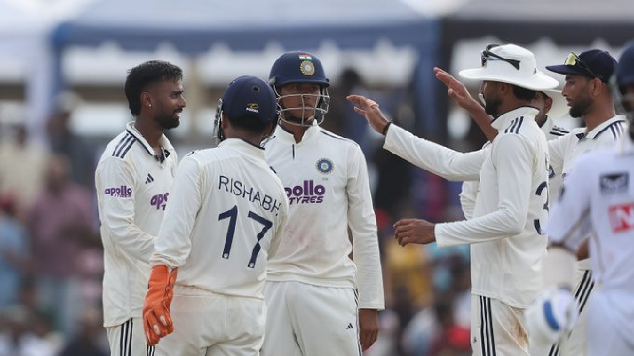 IND Vs SL: श्रीलंकेला भारताने लावली आग! 284 वर केला सुपडासाफ; Team India कडे तब्बल…