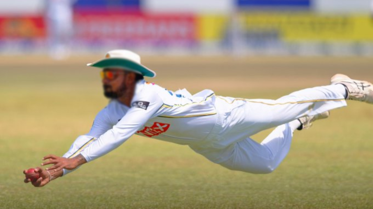 IND Vs SL: स्वप्नातला ‘डेब्यू’ ठरला ‘नाइटमेअर’; अचानक बोलावणं आलं नि पहिल्याच बॉलवर ‘या’ प्लेयरचा खेळ खल्लास