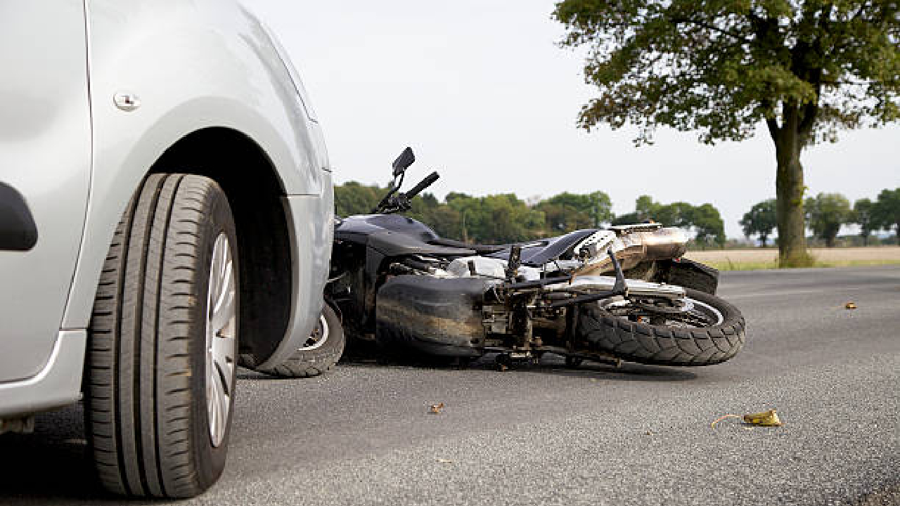 Accident Breaking: काळजाचा ठोका चुकवणारा अपघात! दोन महिलांचा दुर्दैवी अंत, नेमके काय घडले?