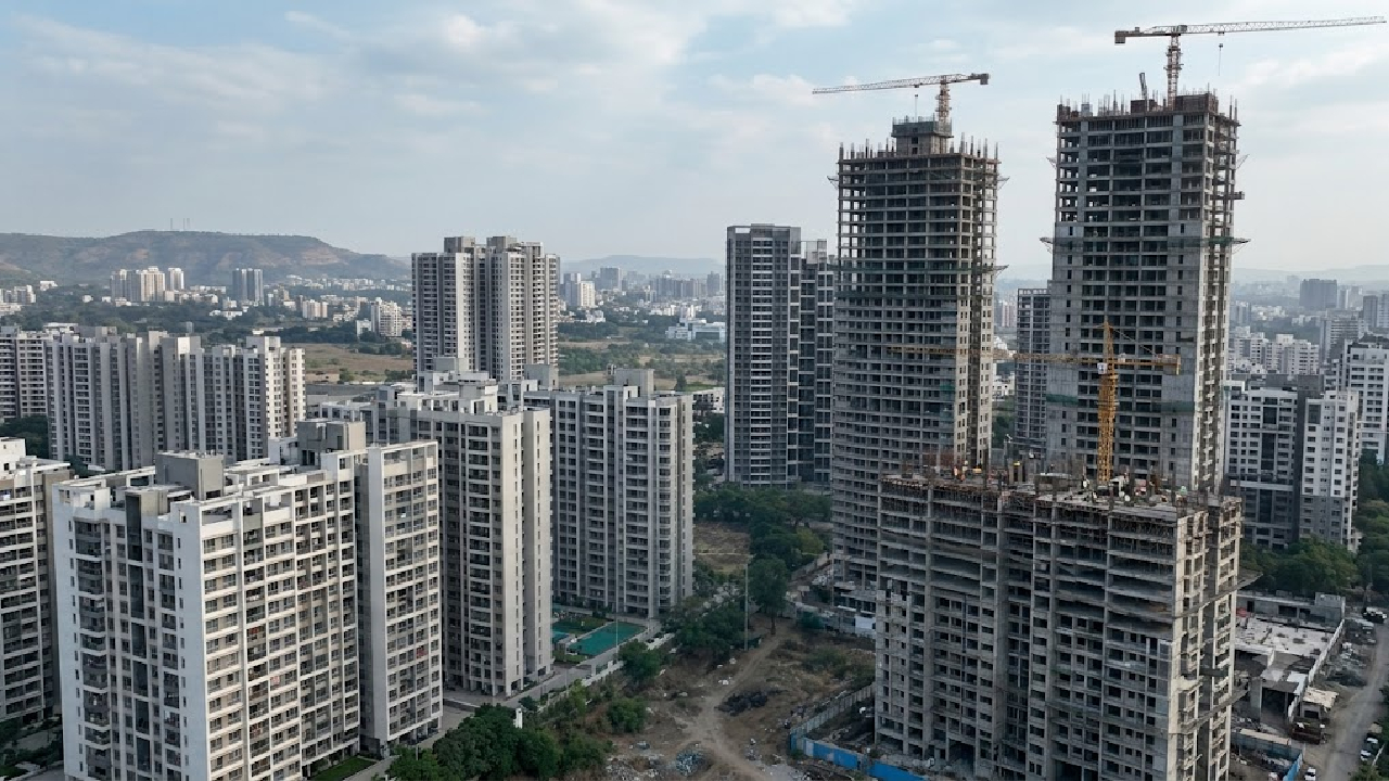 Pune Homes: पुण्यात घर खरेदीदारांची माघार! ३ महिन्यात घटली घरांची मागणी; अहवालातून धक्कादायक आकडेवारी समोर