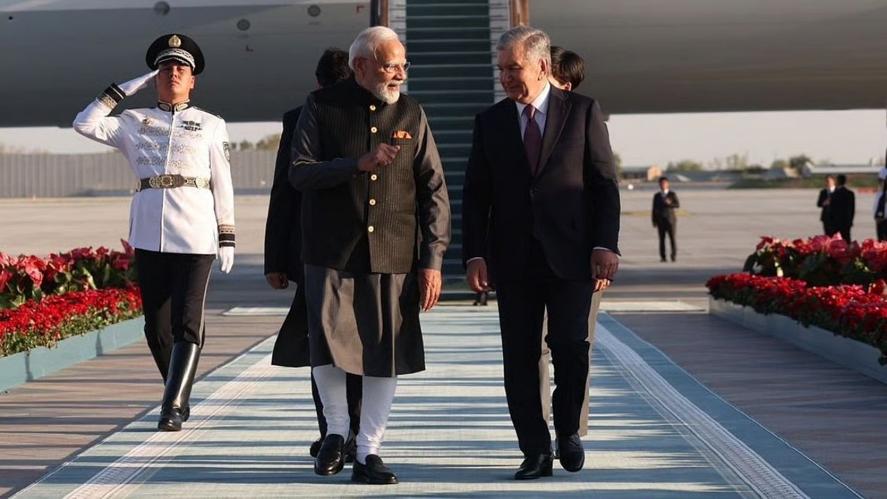 PM Modi : ताश्कंदमध्ये मोदी-मिर्झीयोयेव शिखर वार्ता यशस्वी; युरेनियम पुरवठा अन् गिफ्ट सिटी करारांवर मोहर