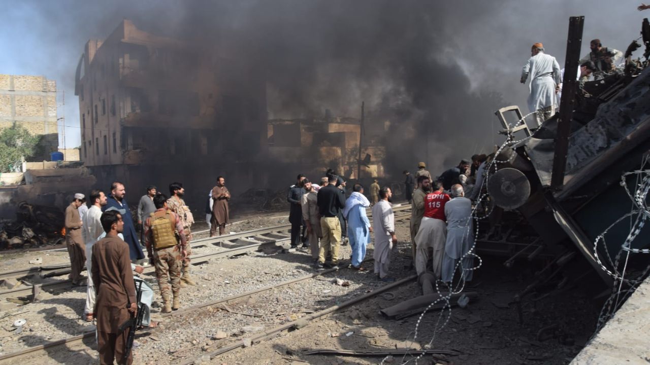 Pakistan IED Blast : बलुचिस्तानमध्ये शक्तिशाली स्फोटाने खळबळ; 2 ठार, मानवाधिकार संघटना आक्रमक अन् आंतरराष्ट्रीय हस्तक्षेपाची मागणी