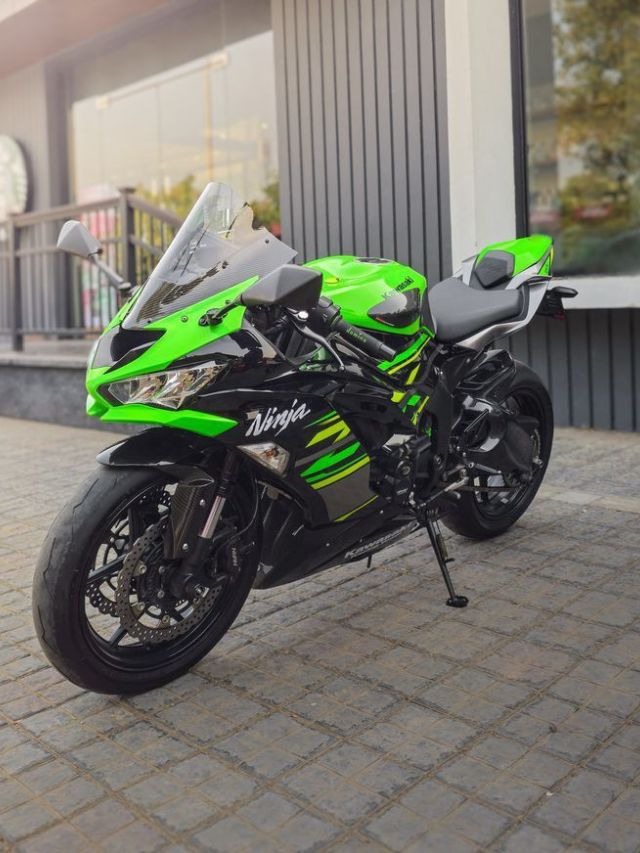 छोटी Engine Capacity, पण Look एकदम धडाकेबाज! Kawasaki Ninja 125 मध्ये काय खास?