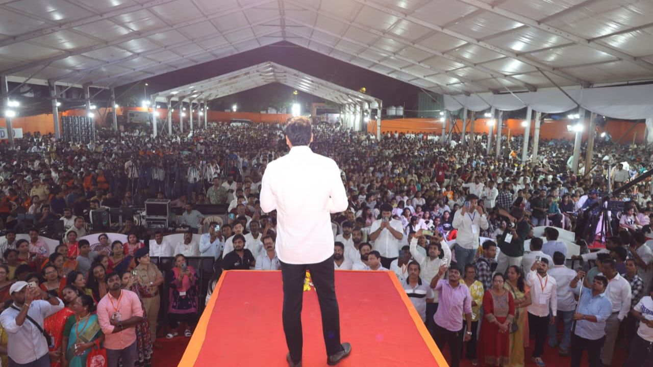 Shrikant Shinde: Gen Z साठी शिवसेनेचा नवा प्लॅन! स्पर्धा परीक्षा केंद्रांसह लोकप्रतिनिधींकडे फेलोशिपची संधी