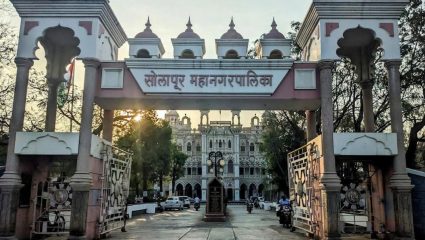 Solapur News : नालेसफाई घोटाळ्याला नवा ट्विस्ट ८० लाखांच्या अतिरिक्त बिलांवरून महापालिका प्रशासन घेरले; सभागृहातील खुलासा आणि कागद