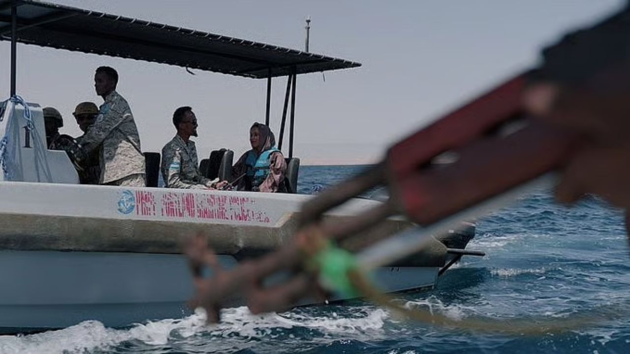 Somalia Ship Hijack: 6 भारतीयांसह 10 खलाशी ओलीस; सोमाली चाच्यांनी पळवले शस्त्रास्त्रांनी भरलेले तुर्की जहाज