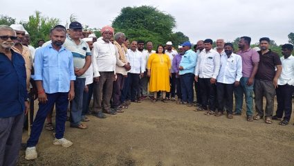 मायणी येथील शिंदेवाडी ग्रामस्थांनी शक्तिपीठ महामार्गाची रोखली मोजणी