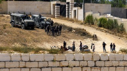 West Bank News : कुसरामध्ये इस्रायली वसाहतवाद्यांचा धुडगूस; पॅलेस्टिनी कामगारांवर दगडफेक