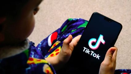 TikTok Fine: मुलांच्या डेटा चोरीप्रकरणी टिकटॉकला मोठा दणका; अमेरिकेत तब्बल 3,300 कोटींचा दंड, जगभरात आवळला चौकशीचा फास