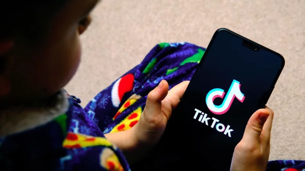 TikTok Fine: मुलांच्या डेटा चोरीप्रकरणी टिकटॉकला मोठा दणका; अमेरिकेत तब्बल 3,300 कोटींचा दंड, जगभरात आवळला चौकशीचा फास