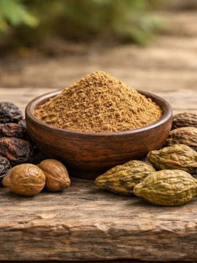 दररोज त्रिफळा सेवनाचे फायदे आणि तोटे, काय सांगते आयुर्वेद