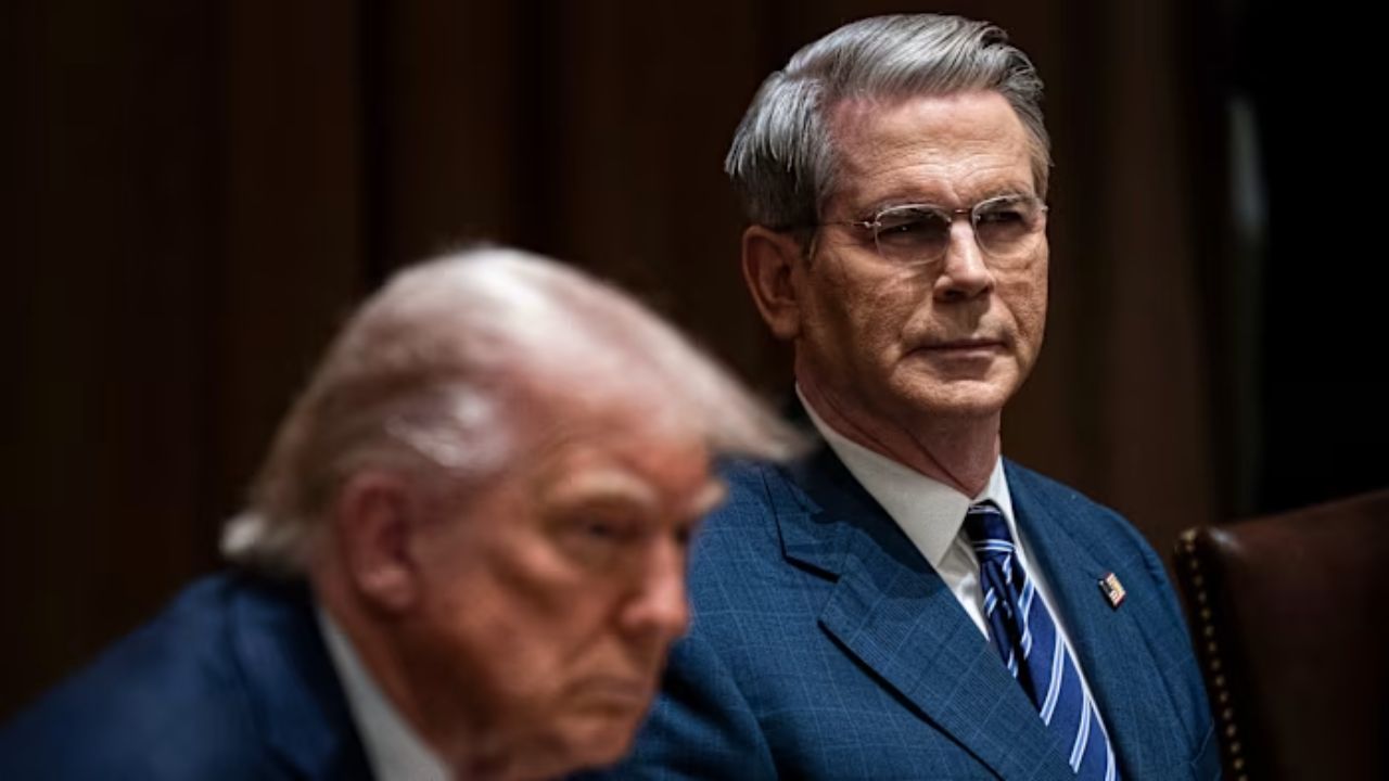 US Iran Conflict: इराणवर अमेरिकेचा सर्वात मोठा ‘आर्थिक D-Day’ हल्ला; तेहरान गुडघे टेकायला पडेल का भाग?