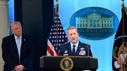 US-Iran War : डोनाल्ड ट्रम्प यांनी अमेरिकेला लावले भिकेला; मर्यादितच पर्याय उपलब्ध, अमेरिकन जनरलने सांगितले युद्धाचे भीषण वास्तव