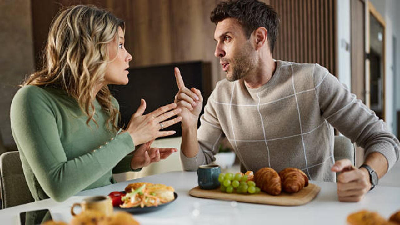 Food Divorce म्हणजे नेमकं काय? आवडत्या पदार्थांपासून दूर जाण्याचा वाढत आहे अनोखा ट्रेंड