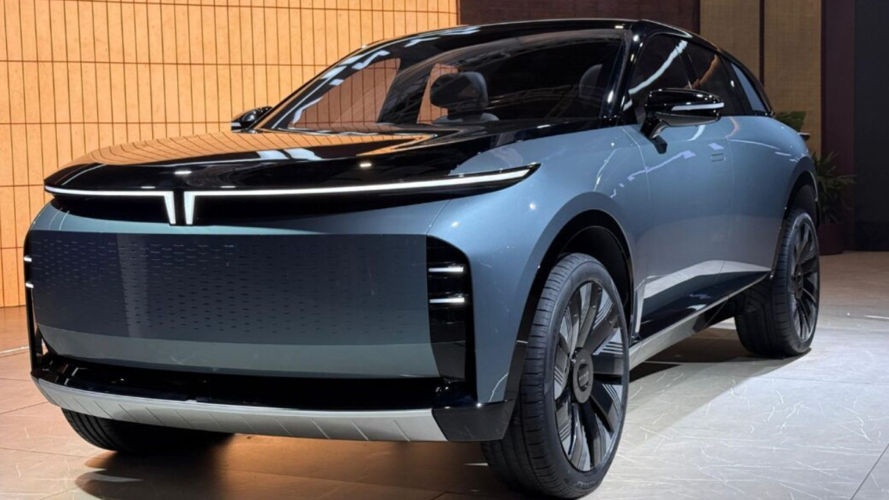 Tata New EV Cars: टाटा मोटर्सच्या ३ नव्या ईव्ही गाड्या लाँचसाठी सज्ज! नव्या इलेक्ट्रिक गाड्यांसह टाटा पोर्टफोलिओ वाढवणार!