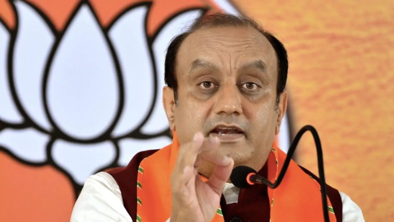 Rahul Gandhi: राहुल गांधी म्हणजे ‘बिघडलेले शहजादे’! गृहमंत्री संसदेत येताच…; भाजप खासदाराचा घणाघात