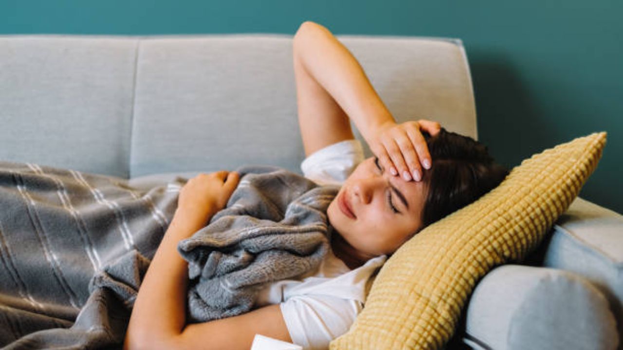 Vitamin B12 च्या कमतरतेमुळे शरीराचा सांगाडा झाला आहे? मग आहारात करा ‘या’ पॉवरफुल पदार्थांचे सेवन, थकवा होईल कमी