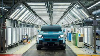 चीनमध्ये ‘चेरी जॅग्वार लँड रोव्हर’च्या पहिल्या ‘Freelander’चे प्री-सेल लाँचिंग! २०३१ पर्यंत फ्रीलँडरचे ६ मॉडेल्स येणार बाजारात