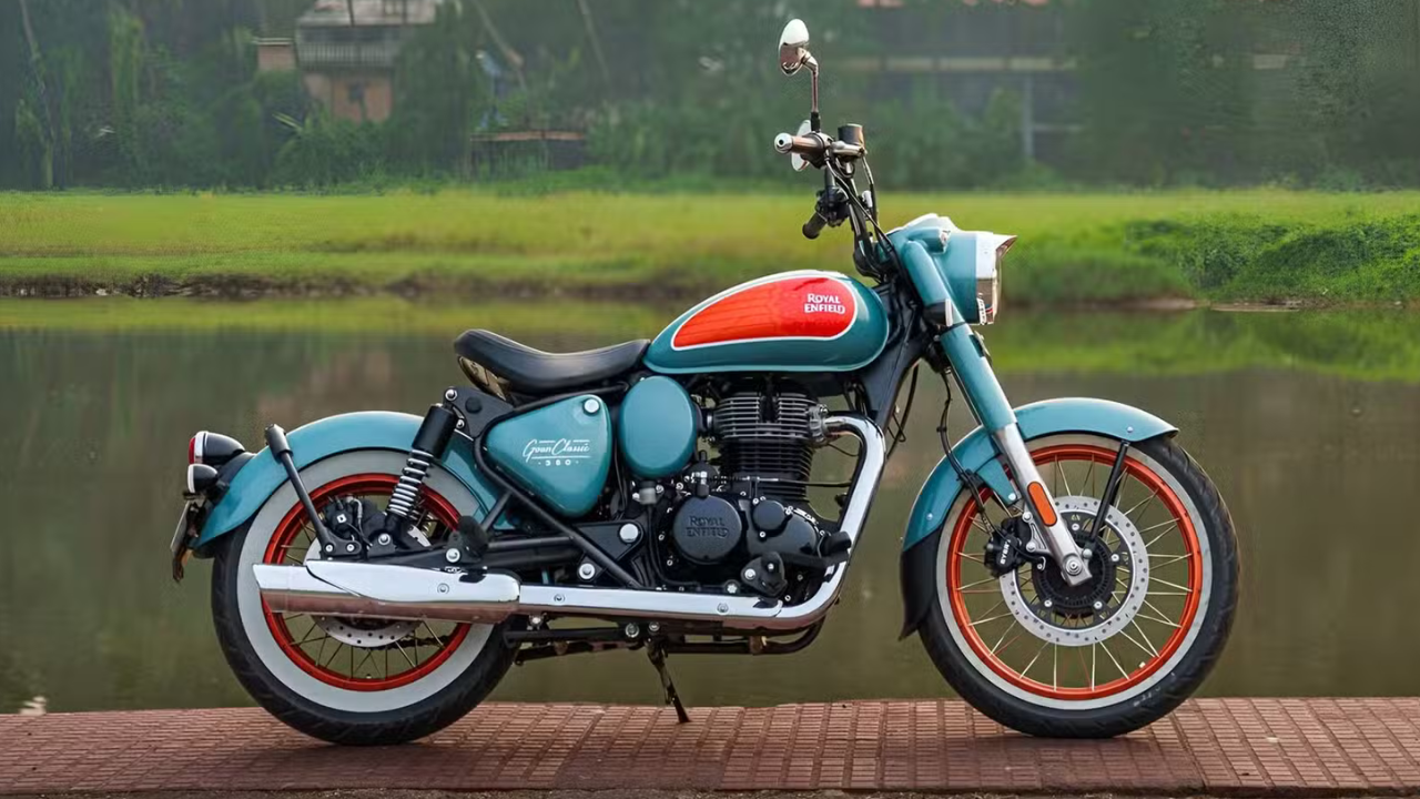 रॉयल एनफील्ड गोअन क्लासिक ३५० (Royal Enfield Goan Classic 350)  प्रारंभिक किंमत सुमारे ₹४,०६,००० असणारी ही सायकल कस्टम-स्टाईल क्रूझर हवी असणाऱ्यांसाठी सर्वात स्वस्त आणि सुंदर पर्याय आहे. गोव्याच्या रंगीबेरंगी आणि निवांत संस्कृतीवरून प्रेरित होऊन या सायकलचे डिझाइन तयार केले गेले आहे. 'ट्रिप टील' या टील/ऑरेंज कलर ऑप्शनमध्ये ही सायकल अत्यंत आकर्षक दिसते. यात ३४९cc चे J-सिरीज इंजिन असून ते १९.९४ HP पॉवर आणि १९.९ LB-FT टॉर्क जनरेट करते. यात ३.४३ गॅलनची इंधन क्षमता दिली आहे. शहरातील रस्त्यांवर सावकाश आणि निवांत फिरण्यासाठी ही सायकल उत्तम मानली जाते.