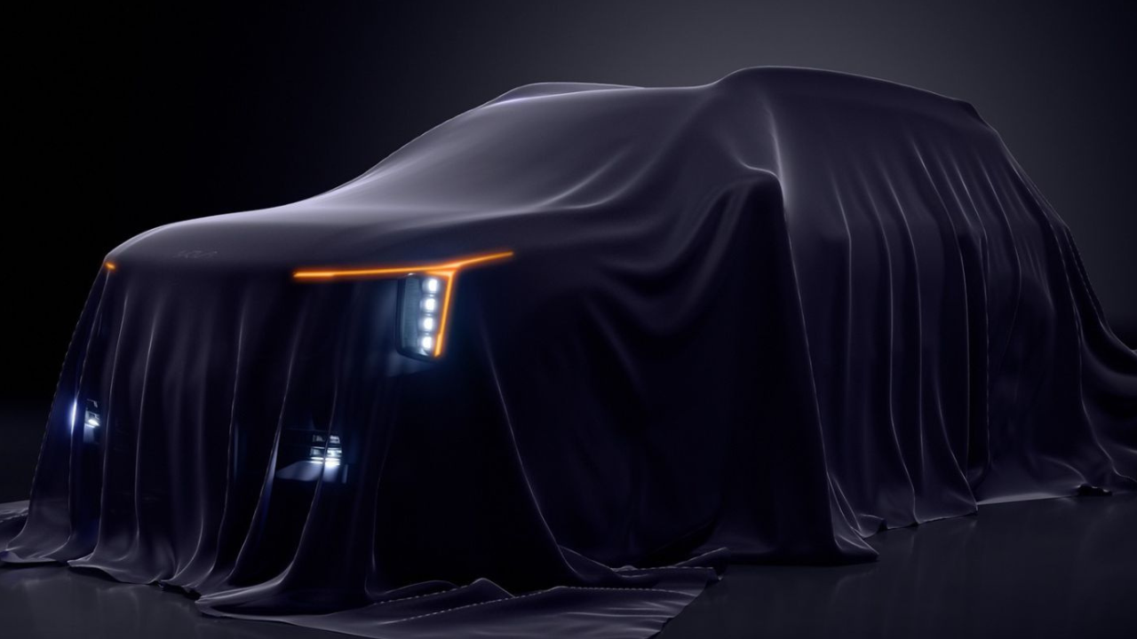 Kia Sorento Hybrid SUV मार्केट मध्ये धुमाकूळ घालायला सज्ज; लाँचची तारीख ठरली, बुकिंग्स ओपन!